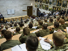 Порошенко заявив, що вояки повинні отримувати правдиву інформацію про ситуацію в Україні та у світі