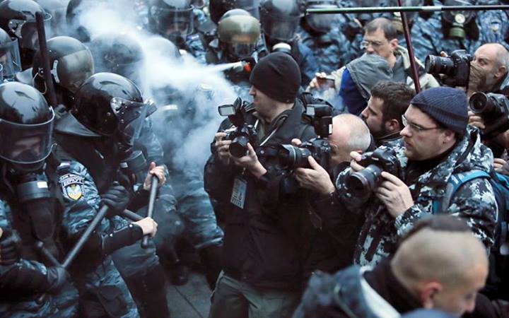 Єфрем Лукацький нагадав репортерам про заходи безпеки на євромайдані