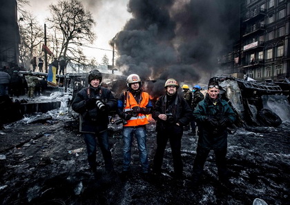 По ту сторону объектива: рассказы фотографов, снимавших Майдан