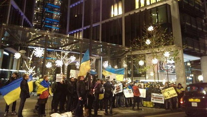 Українці у Лондоні збираються цілодобово пікетувати квартиру Ахметова (ВІДЕО)