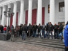 В Одесі під час бійки перед міськрадою антимайданівці напали на двох журналісток (ВІДЕО)