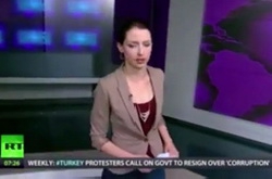 Телеведуча Russia Today в прямому ефірі засудила втручання Росії на територію України (ВІДЕО)