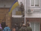Самооборона Майдану помилково пікетувала редакцію &laquo;Дзеркала тижня&raquo; (ВІДЕО)