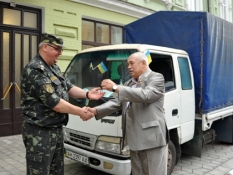 Українським військовим надійшла вантажівка від «Приазовского рабочего»