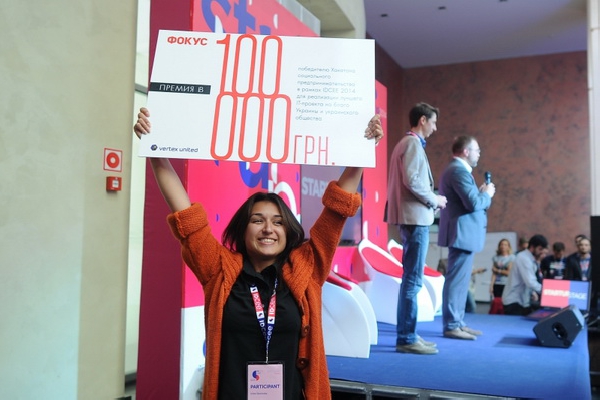 Видавець «Фокуса» Борис Кауфман вручив премію в 100 000 гривень стартапу для донорів крові