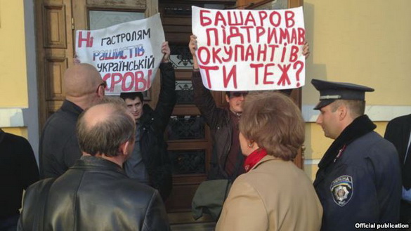 Активісти вимагають заборонити в'їзд в Україну російському актору Марату Башарову через його гастролі в Криму