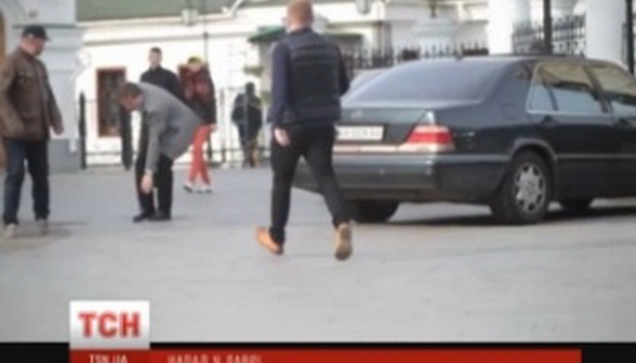 «1+1» повідомляє, що на журналістів ТСН скоєно ще два напади біля Лаври у Києві (ВІДЕО)