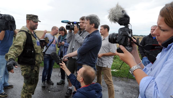 Геращенко вважає публікацію особистих даних журналістів «правом хакерів»