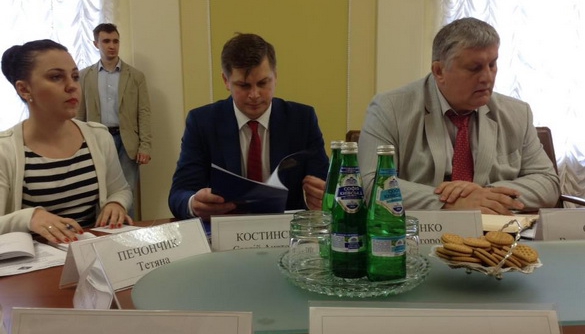 Рада з питань захисту свободи слова вимагає санкцій щодо осіб, причетних до переслідувань журналістів у Криму
