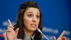 Російські журналісти обманом потрапили в будинок до батьків Джамали