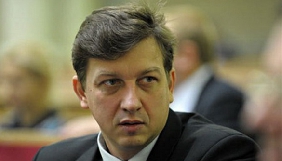 Олесь Доній і журналісти програми &laquo;Остання Барикада&raquo; протестують проти відсторонення Юрія Луканова