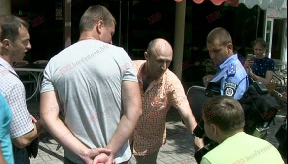 Підприємець під час рейду влади накинувся на знімальну групу &laquo;ТБ-Бердянськ&raquo;