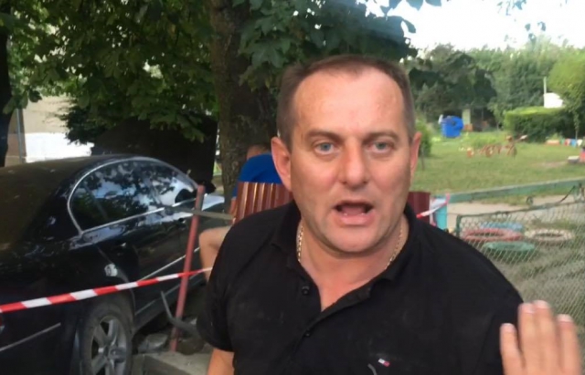 В Ужгороді п’яний водій скоїв ДТП та накинувся на місцевого журналіста