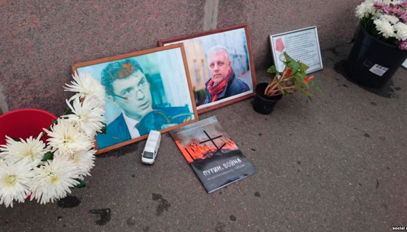 У Москві на меморіалі пам'яті Нємцова з’явилися фото Шеремета