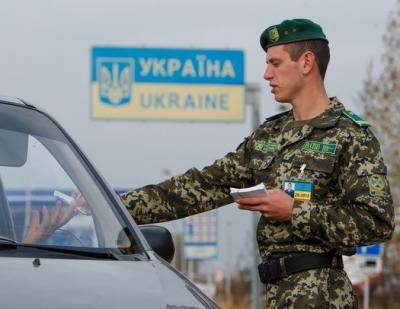 Російський письменник попросив політичного притулку в Україні