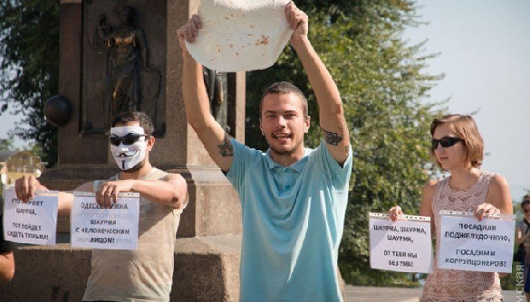 &laquo;Посадили поджелудочную &mdash; посадим и коррупционеров&raquo;