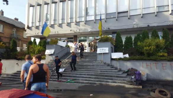 Підпал інтерівського НІСу: хто несе відповідальність. Опитування