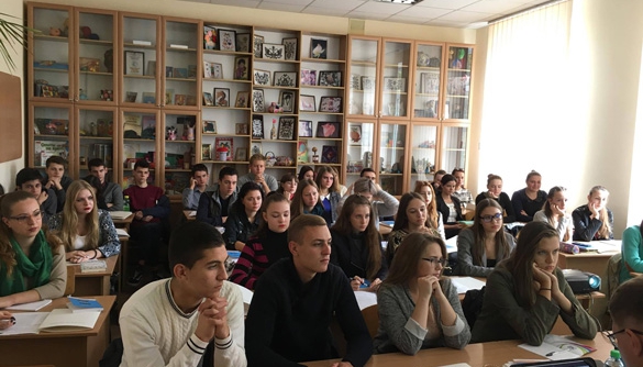 АУП провела серію тренінгів для журналістів та студентів у Маріуполі