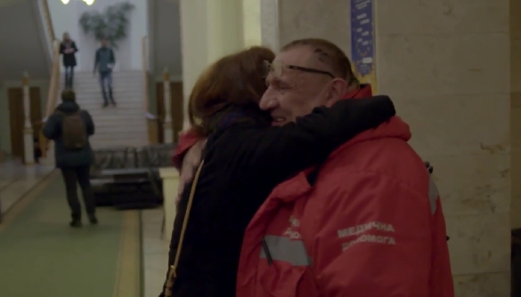 Про хруст кісток та про забитих палицями