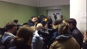 У Святошинському суді Києва &ndash; черги журналістів через допит Януковича