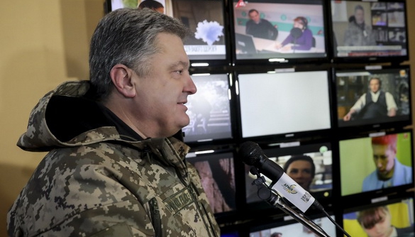 Порошенко заявив, що відновлення українського мовлення на окуповані території відбувається законно