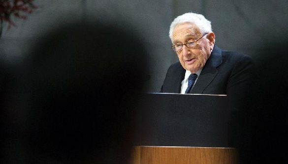 The Independent збрехав про Крим і Кісінджера. Пінчук при ділі?