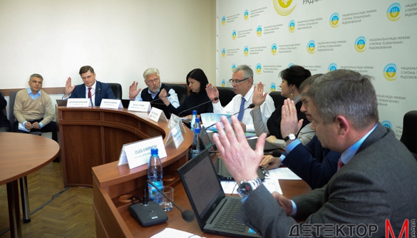 Між молотом і ковадлом: моніторинг роботи Нацради за серпень-грудень 2016 року