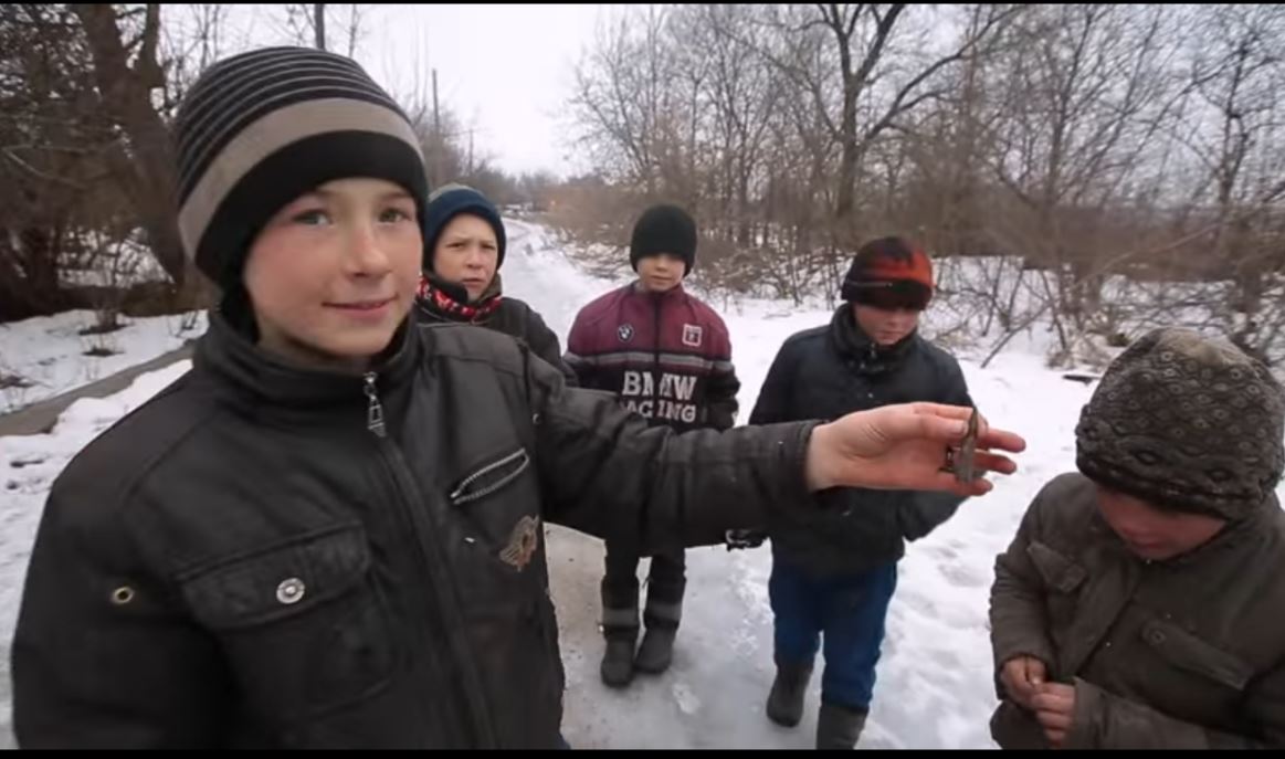 «Дети Донбасса»:  опасные мины, опасные мухоморы, опасное детство