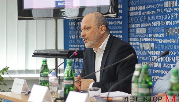 Не скочуватися в сервільність навиворіт