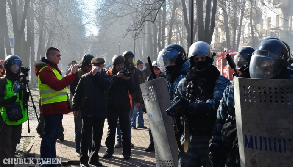 З тітушек в армію &laquo;ДНР&raquo;. Справа про побиття фотокора
