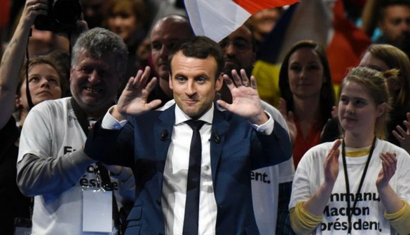 Нацрада Франції з контролю за президентською кампанією рекомендує ЗМІ не розкривати зміст зламаної пошти штабу Макрона