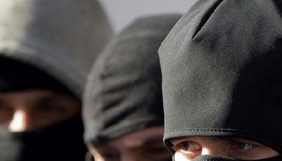 У Кропивницькому невідомі не пропускали журналістів на прес-конференцію