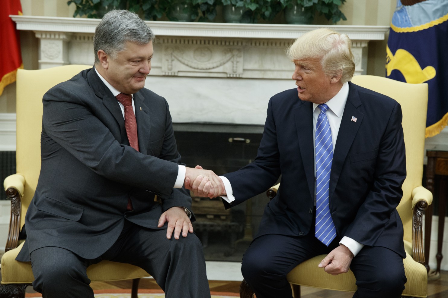 Торжество или злорадство: как пишут украинские СМИ о встрече Порошенко и Трампа
