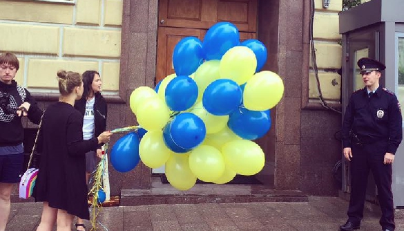Учасниці Pussy Riot привітали Сенцова з днем народження