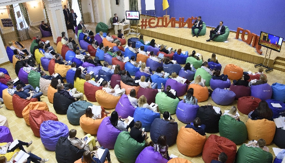 Уряд накреативив й інновації у кріслах-мішках Уряд накреативив й інновації у кріслах-мішках