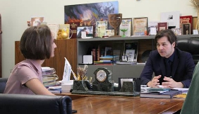 Нова директорка Українського інституту книги підписала контракт із міністром культури Євгеном Нищуком