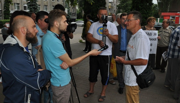Житомирський журналіст вимагає кваліфікувати напад на нього, як злочин через професійну діяльність