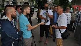Житомирський журналіст вимагає кваліфікувати напад на нього, як злочин через професійну діяльність