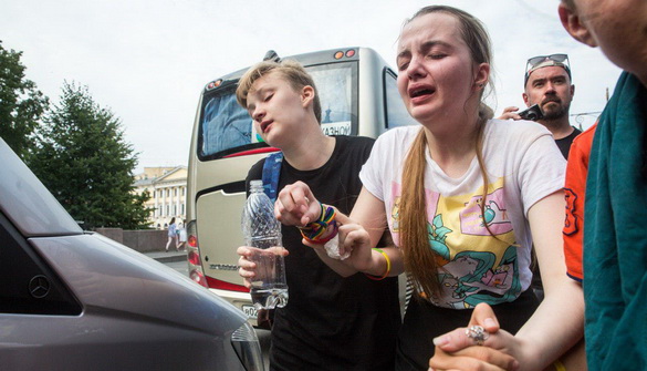 У Петербурзі напали на ЛГБТ-активістів і журналістів – поліція бездіяла
