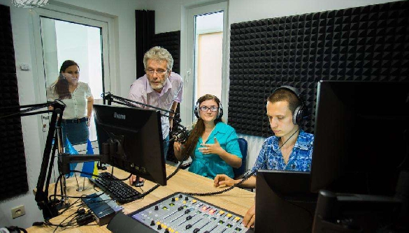 Почало працювати нове кримськотатарське радіо «Хаят»