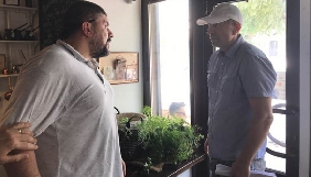 Журналіст з Житомира заявляє про напад, який начебто підтримувала колишня журналістка-депутатка облради