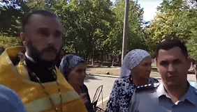 У Миколаєві священнослужитель намагався відібрати камеру у журналіста &laquo;Корабелов.інфо&raquo; (ВІДЕО)