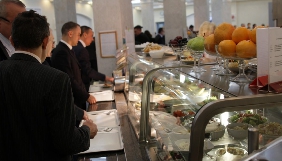 Народні депутати поскаржилися на журналістів, як &laquo;заважають обідати&raquo; в їдальні Верховної Ради