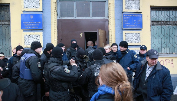 Поліція не пускає журналістів до Святошинського суду – УНІАН