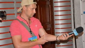 На журналіста Прямого каналу у Миколаєві напали перед виходом в ефір