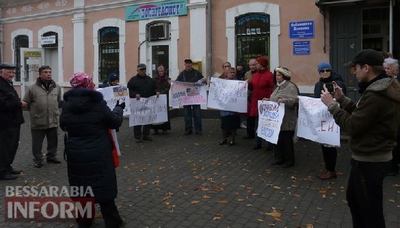 Газетярі «Співрозмовника Ізмаїла» протестували проти виселення з проданого приміщення редакції