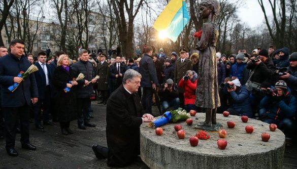 Порошенко пропонує запровадити відповідальність за невизнання Голодомору й Голокосту