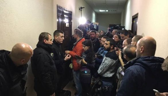 Журналісти відмовилися вийти із зали суду, де чекають на Саакашвілі