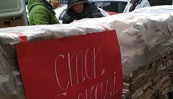 Журналісти «Експресу» вимагають поновлення доставки газети «Укрпоштою» (ФОТО)