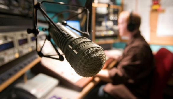 Нова радіостанція з робочою назвою «Радіо НВ» шукає ведучих новин та журналістів